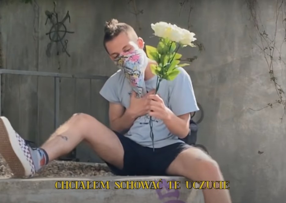 Zdechły Osa idzie w garage rock. „Zakochałem się w twojej matce” po prostu wymiata